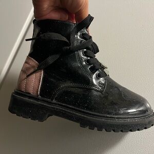 Stylish Black and Pink Kids Boots
Size 13 !Right foot! Only one,